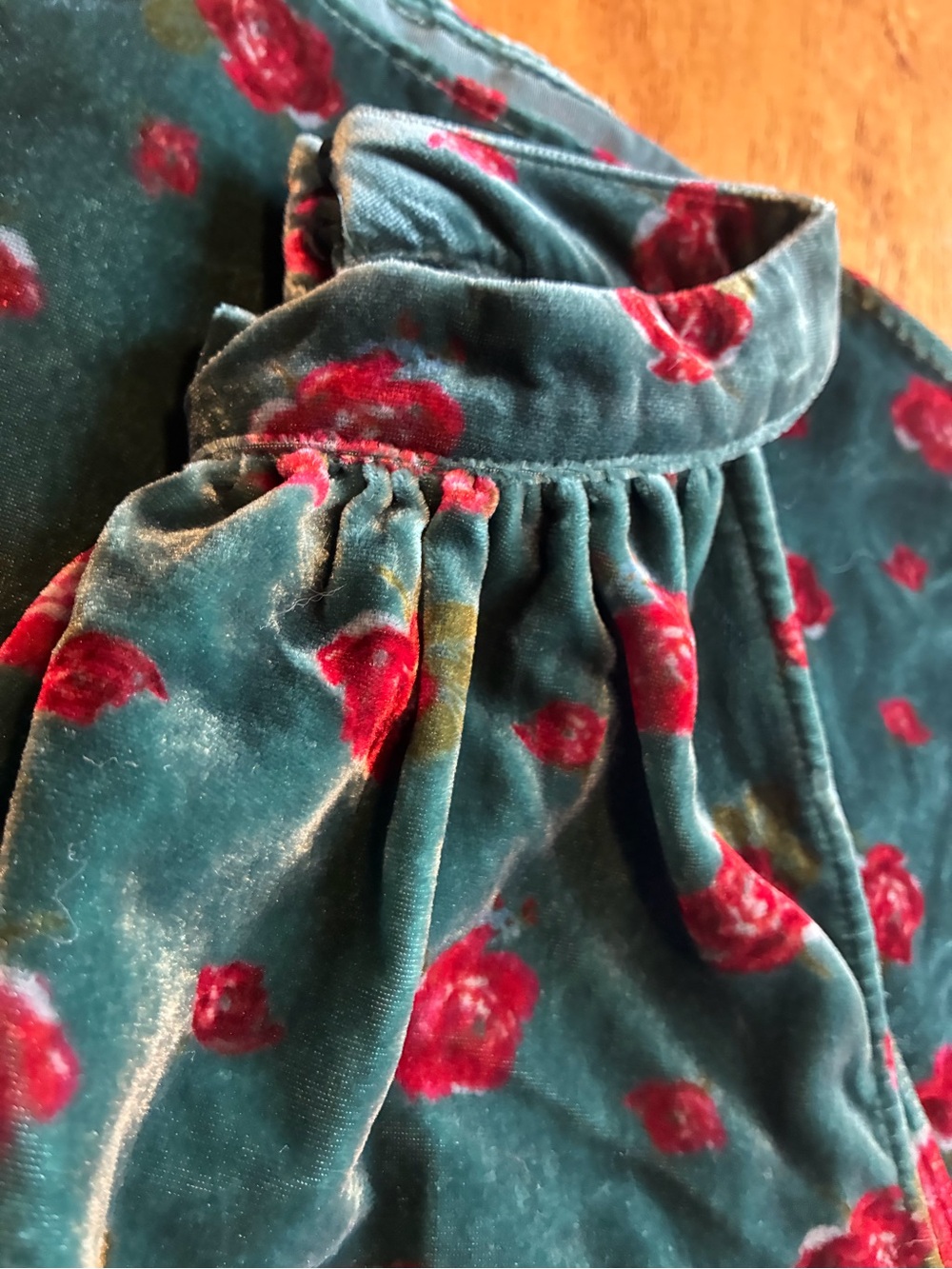 LOFT Teal Velvet Halter Tank with Red Rose Print NWT - Picture 11 of 13